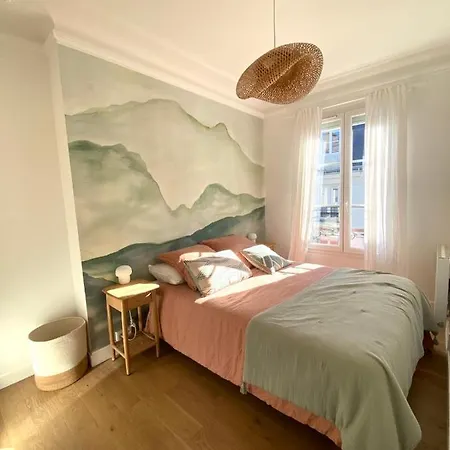 Bright 43m Near Montmartre *