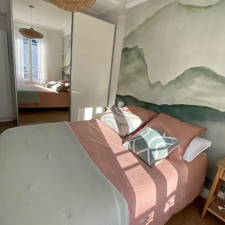 Bright 43m Near Montmartre Appartement