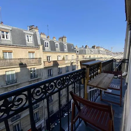 Bright 43m Near Montmartre